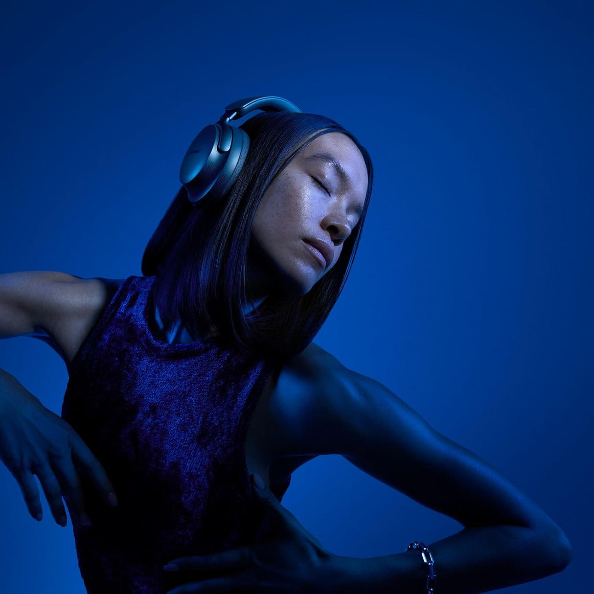 Ultra Wireless Noise Cancelling Headphones